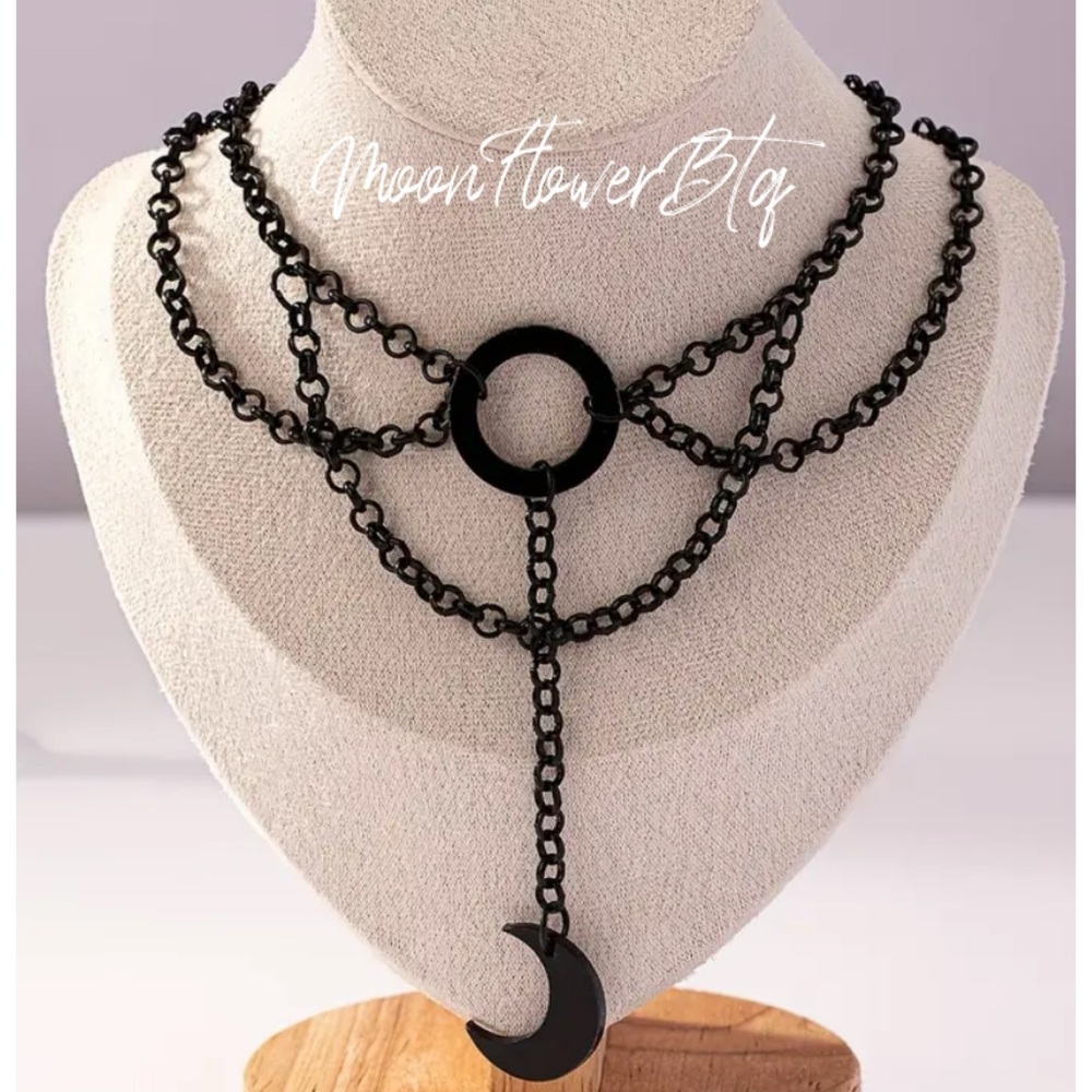 Gothic Crescent Moon Pendant Choker Necklace - Picture 6 of 7